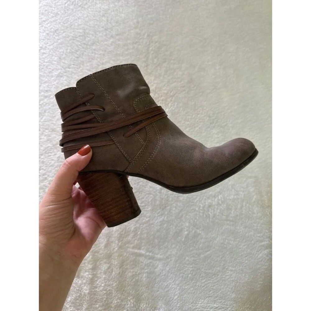Madden Girl Brown Ankle Boots Size 7.5